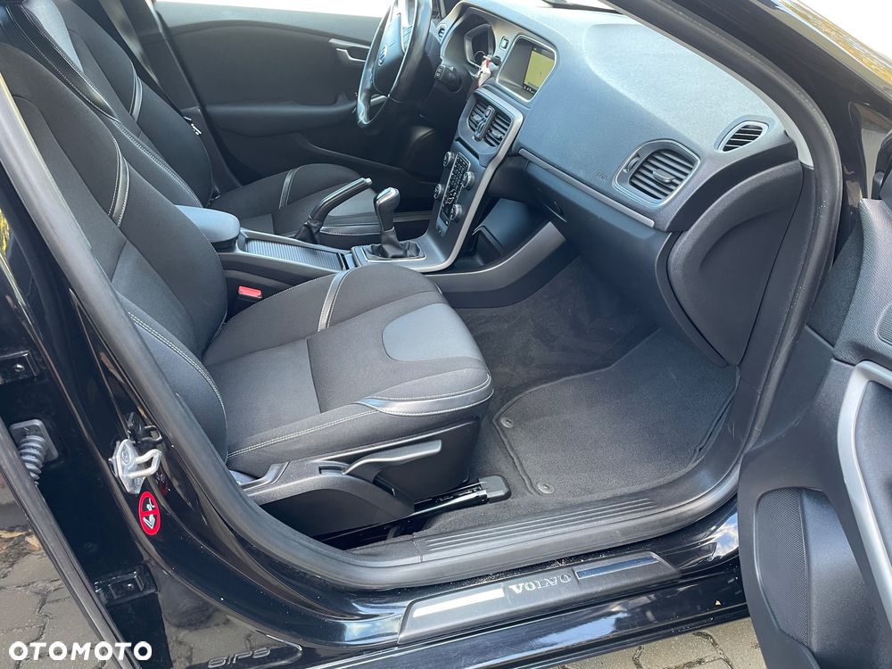 Volvo V40 D2 You - 17