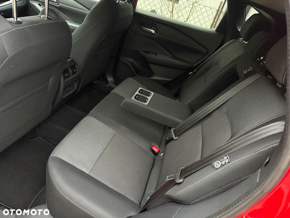 Nissan Qashqai 1.3 DIG-T N-Connecta DCT - 31