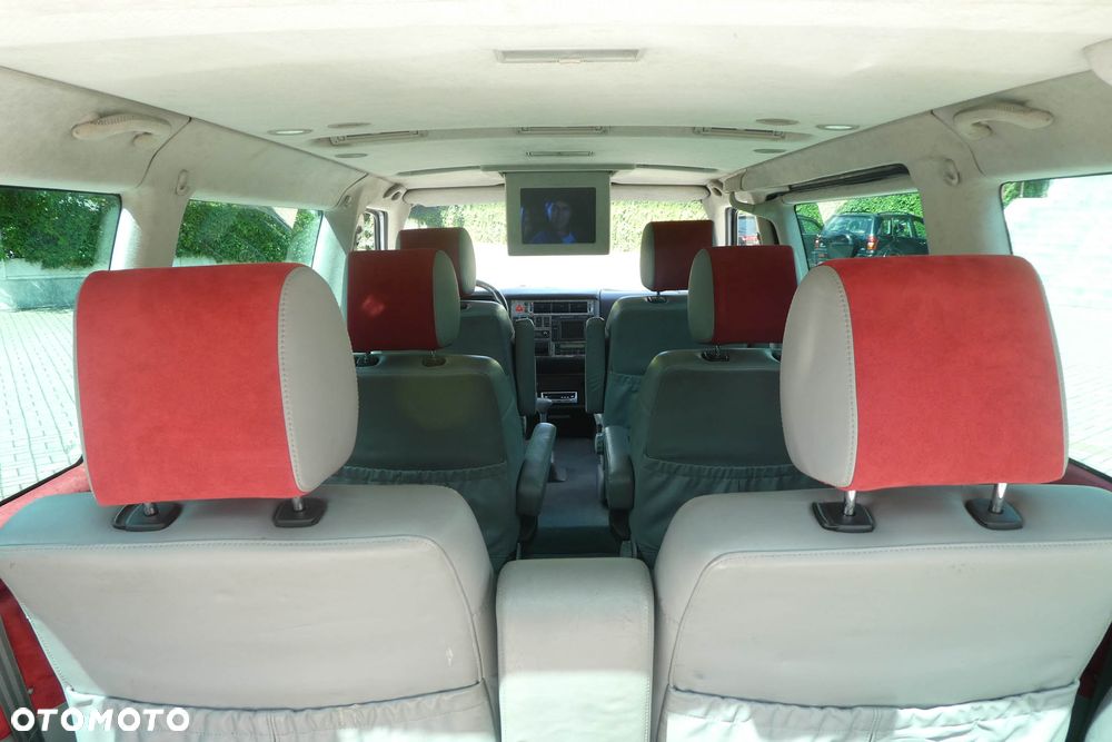 Volkswagen Caravelle - 25