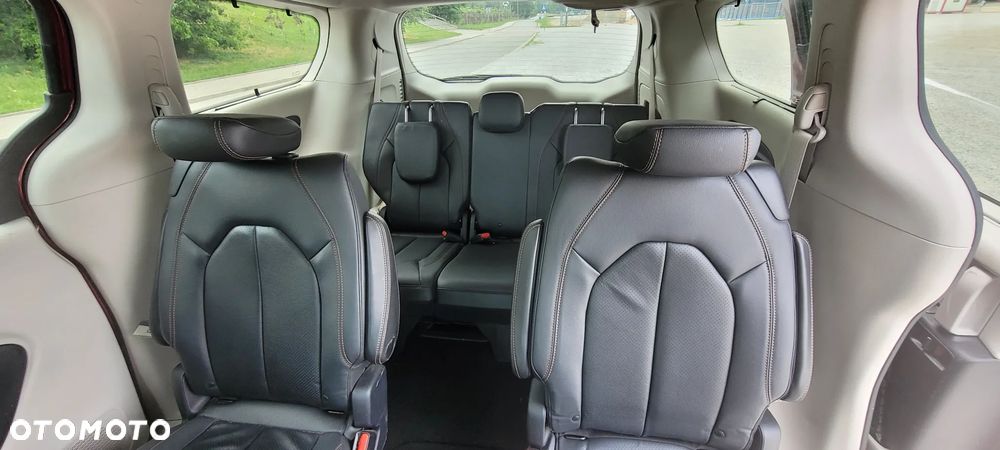 Chrysler Pacifica - 6