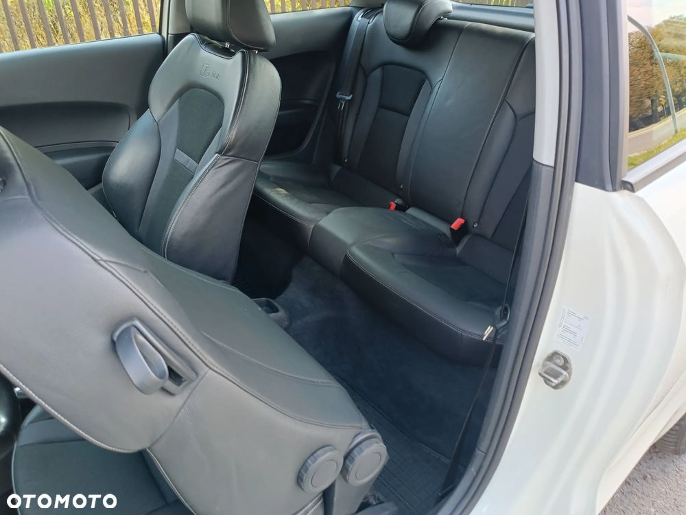 Audi A1 1.6 TDI Attraction S tronic - 17