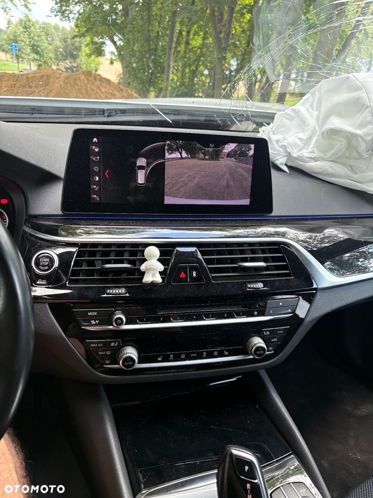 BMW Seria 5 520d Sport Line - 12
