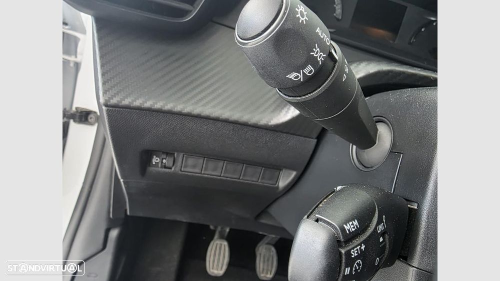 Peugeot 208 1.2 PureTech Active - 15