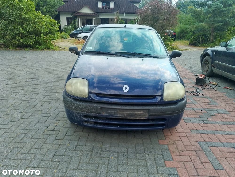 Renault Clio II (98-01r.) 1.2 B 58KM. Silnik D7FD720 Skrzynia JB1 184.Cały na części. GWARANCJA !!!  Przód Tył Zestaw Komplet Drzwi Klapa Zderzak Błotnik Maska Grill Atrapa Szyba Pas Lampa Lusterko Boczki Fotel Kanapa Kokpit Deska Rozdzielcza Przełącznik Włącznik Sterownik Przewody Wiązka Instalacja Moduł Komputer Czujnik Listwa Pompa Alternator Wtryski Głowica Rozrusznik Kompresor Sprzęgło Dwumas Silnik Skrzynia ABS Klimatyzacji Paliwa Wspomagania Kolektor Turbina Przepustnica Zawór Chłodnica Koło Hak Belka Sanki Zawieszenie Mcpherson Półoś Amortyzator Wydech Tłumik Zacisk Most - 2