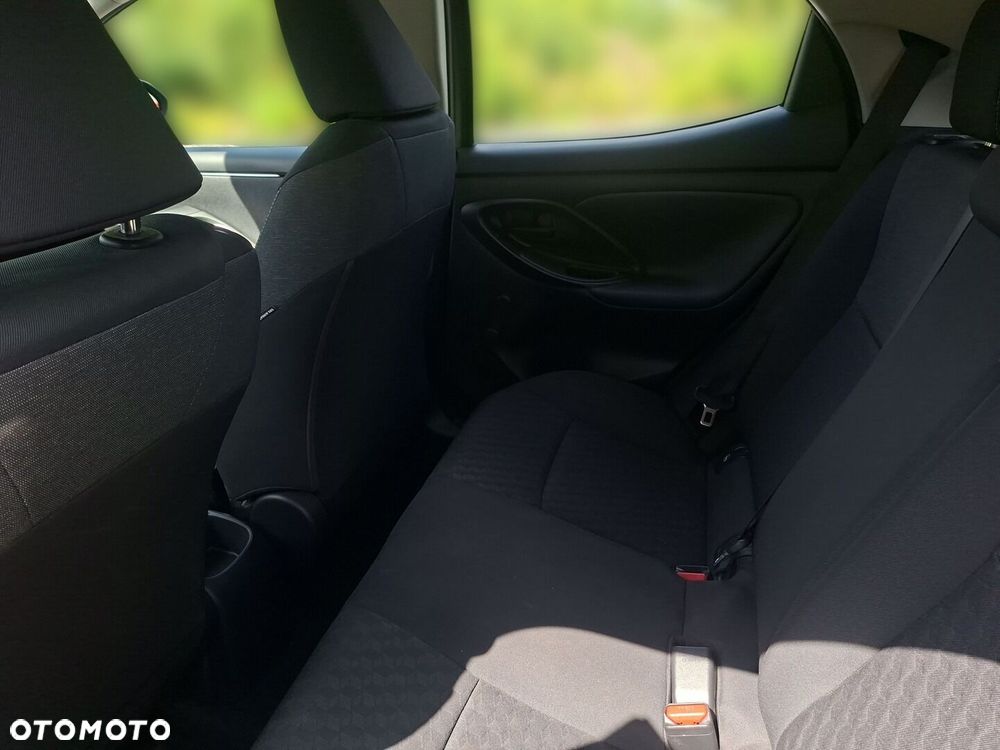 Toyota Yaris - 12