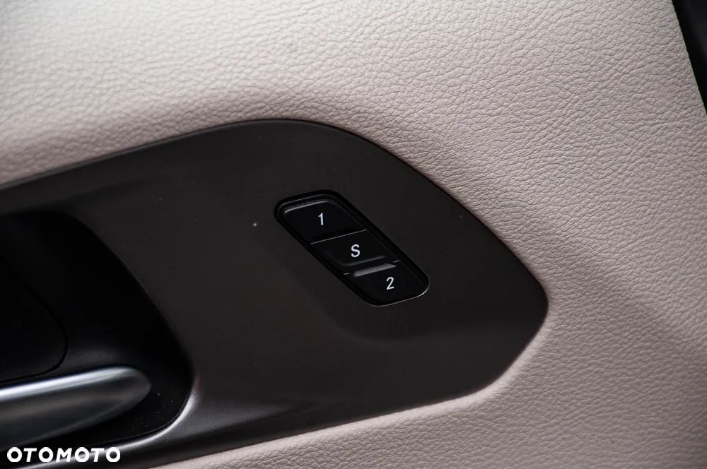 Chrysler Pacifica - 27