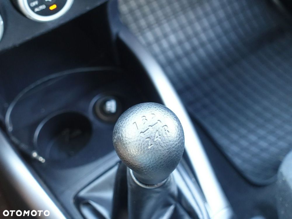 Mitsubishi Outlander 2.4 4WD Intense - 30