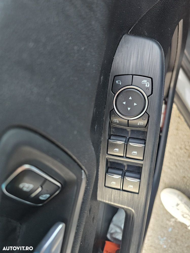 Ford Kuga 2.0 EcoBlue A8 AWD Titanium - 12