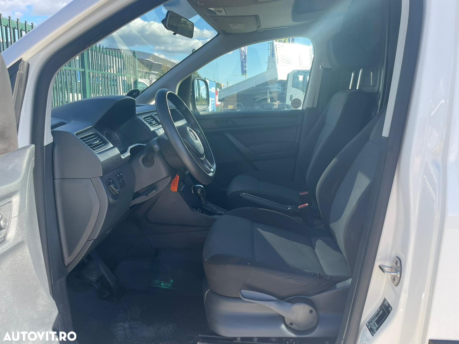 Volkswagen Caddy 2.0 TDI DSG - 20