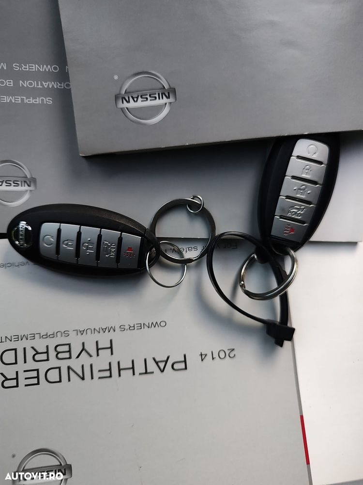 Nissan Pathfinder - 11