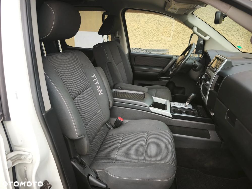 Nissan Titan 5.6 V8 SE Crew Cab - 11