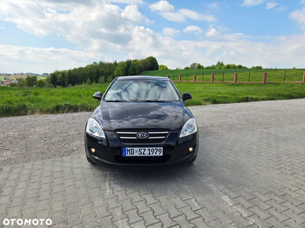 Kia Ceed - 1