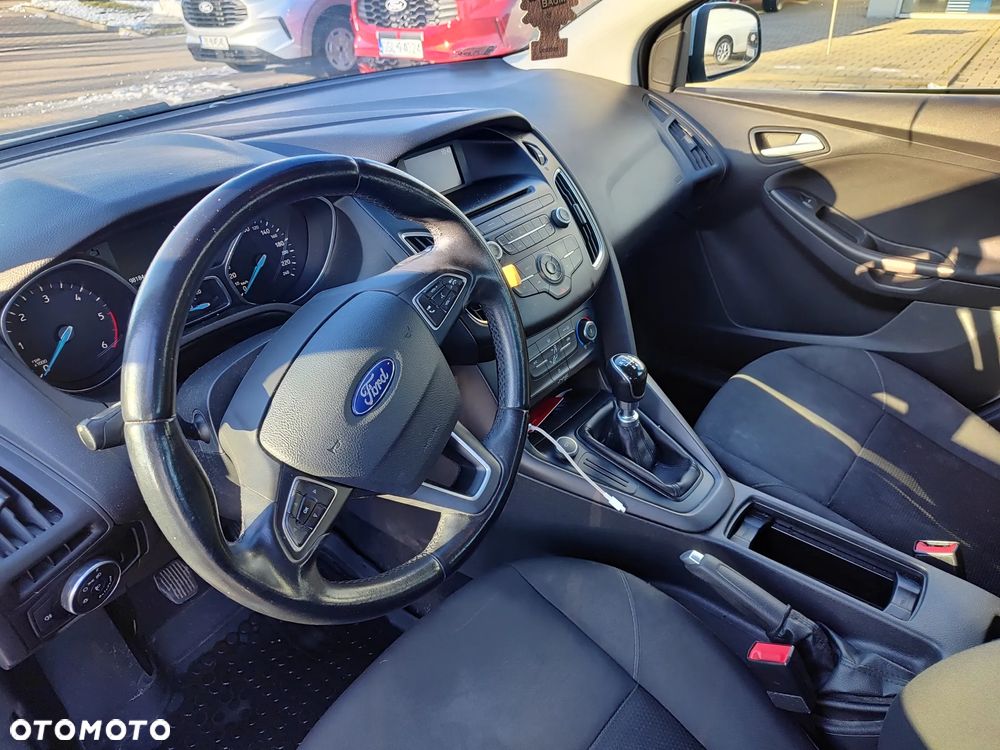 Ford Focus ver-1-5-ecoblue-active - 8
