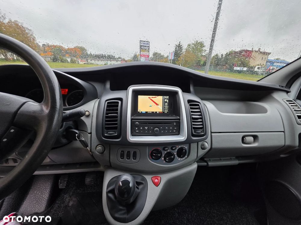 Renault Trafic - 12