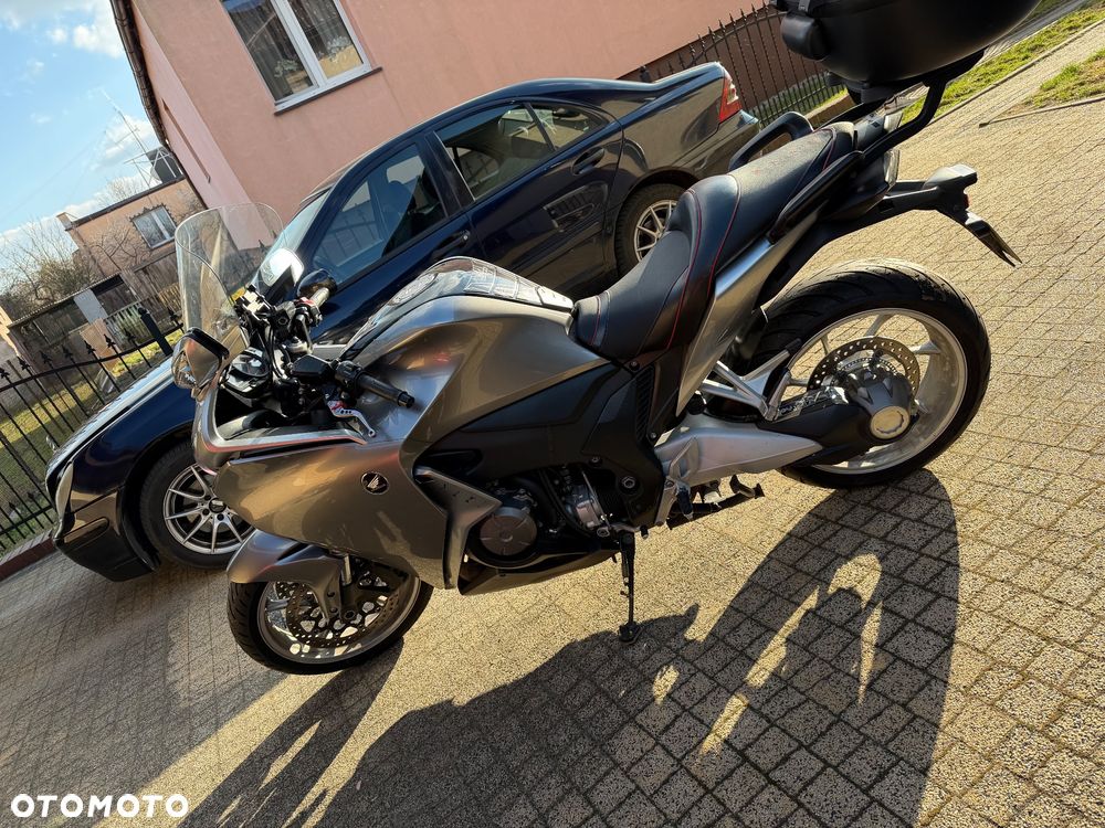 Honda VFR - 7