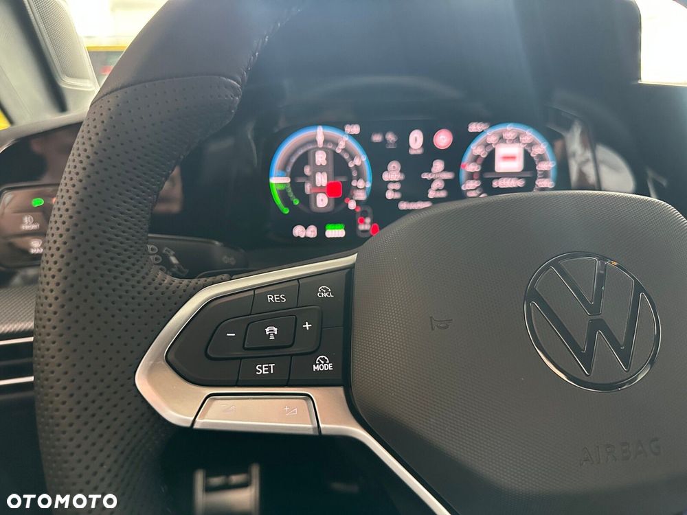 Volkswagen Golf - 14