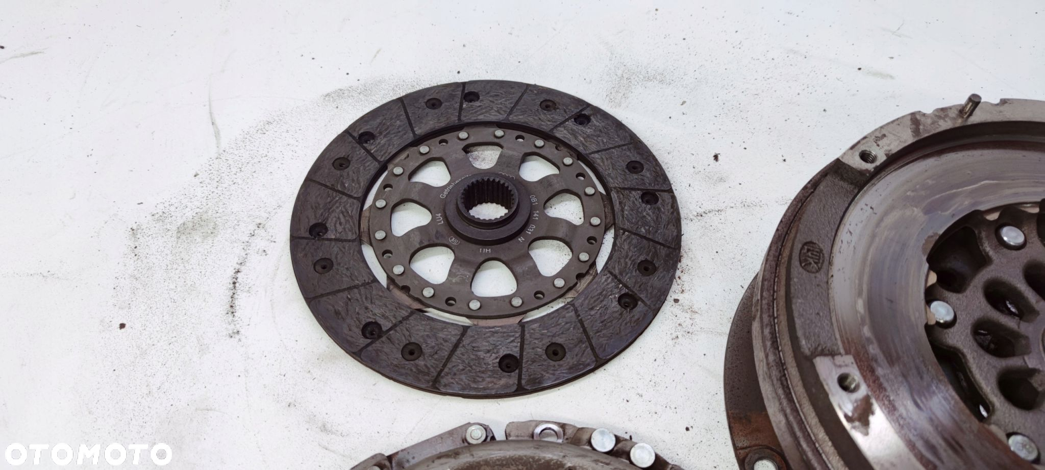 SPRZĘGŁO KOŁO DWUMAS AUDI A4 A5 1.8 0B1105266AA *3 - 5