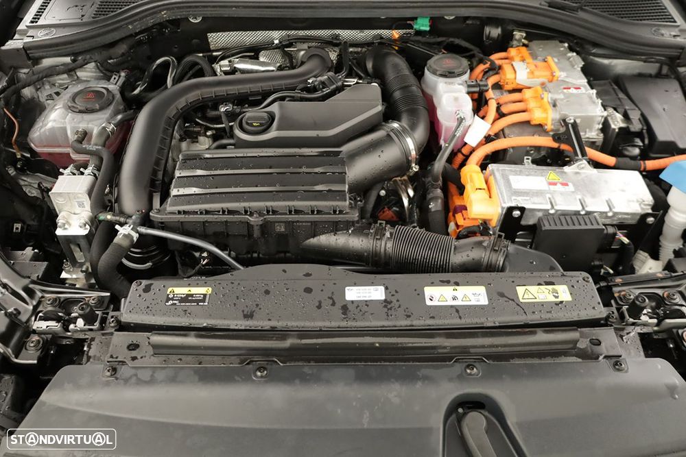 VW Passat Variant 1.5 TSI eHybrid DSG - 25