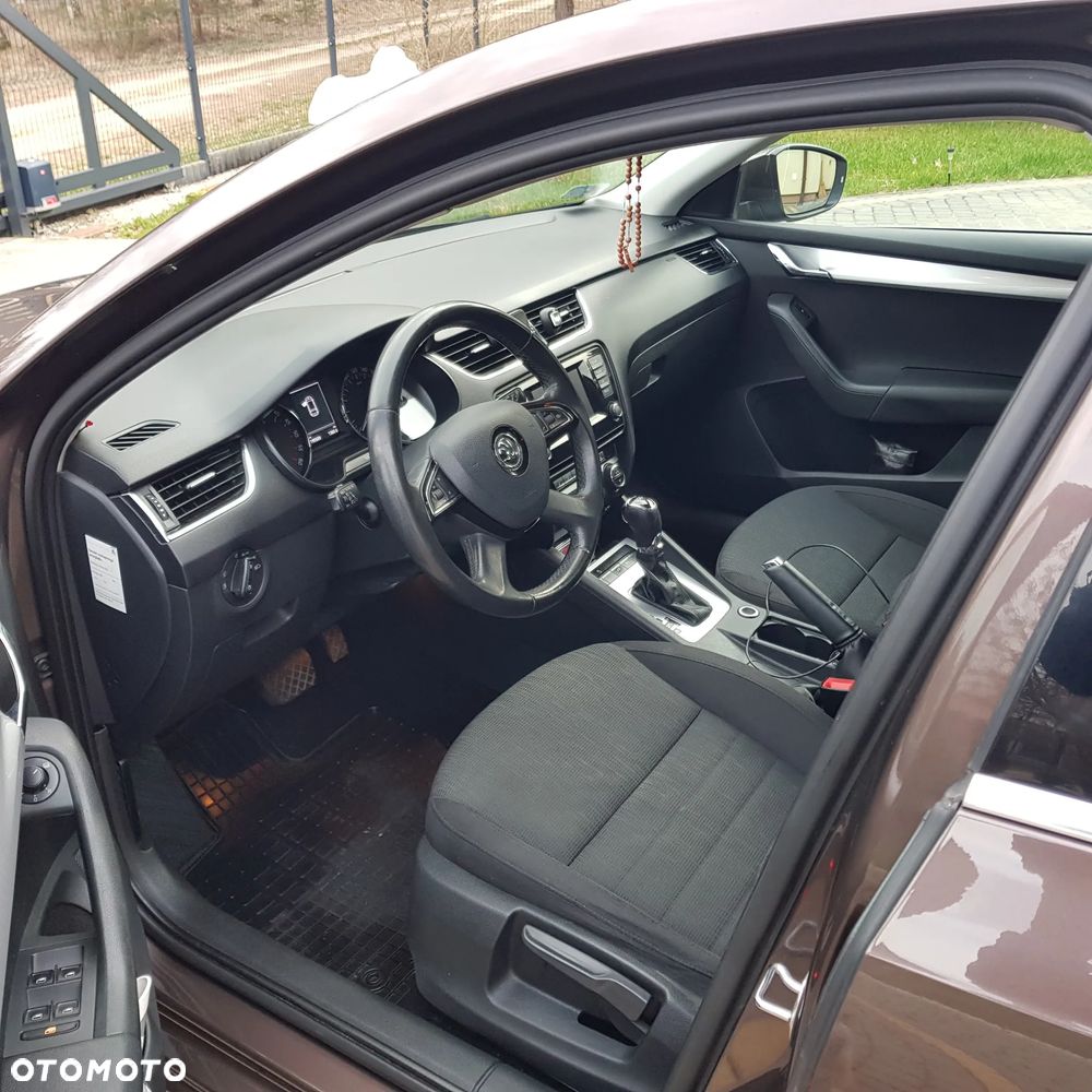 Skoda Octavia 2.0 TDI Elegance DSG - 6
