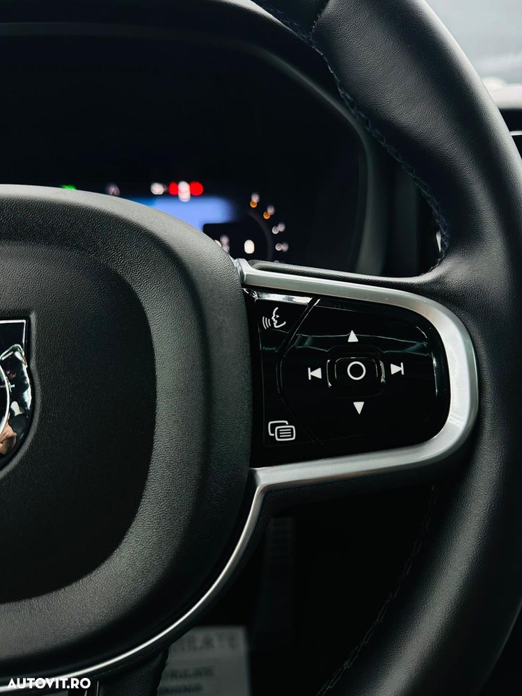 Volvo XC 60 B4 D Ultimate Dark - 37