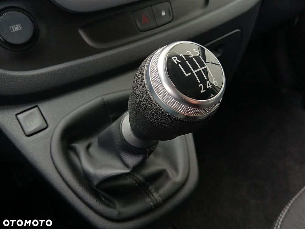 Renault Trafic 6os. bryg - 15