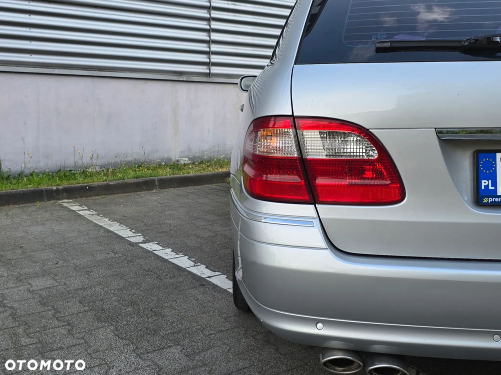 Mercedes-Benz Klasa E 320 T Avantgarde - 37