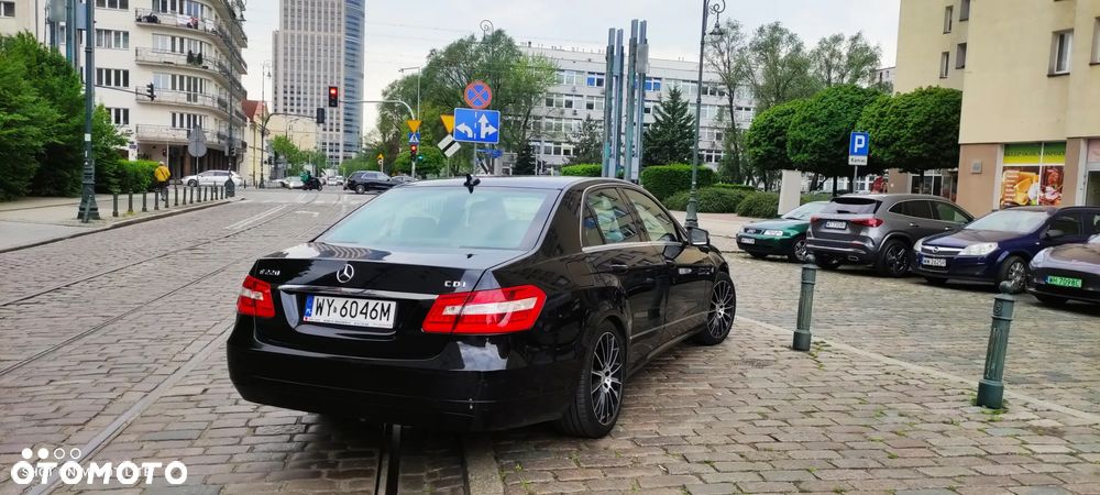 Mercedes-Benz Klasa E 220 CDI BlueEff Avantgarde - 5
