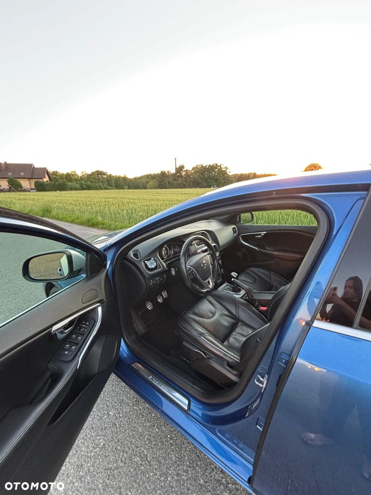 Volvo V40 D3 Drive-E R-Design Kinetic - 17