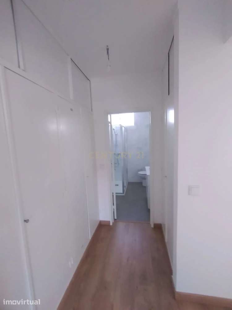T2 Totalmente Renovado | Santa Iria da Azóia | 265.000 € - Grande imagem: 5/15