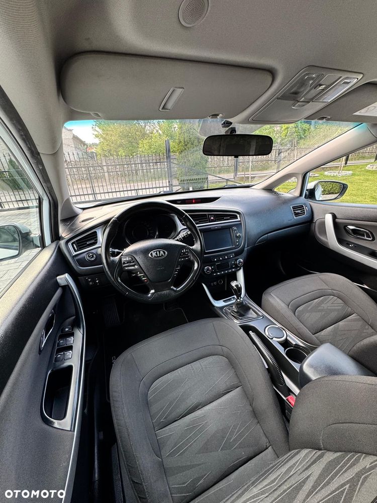 Kia Ceed 1.4 CVVT Dream-Team Edition - 33