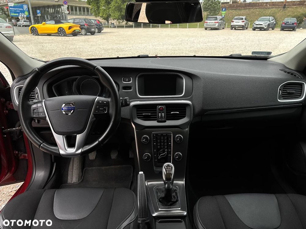 Volvo V40 D2 Momentum - 8