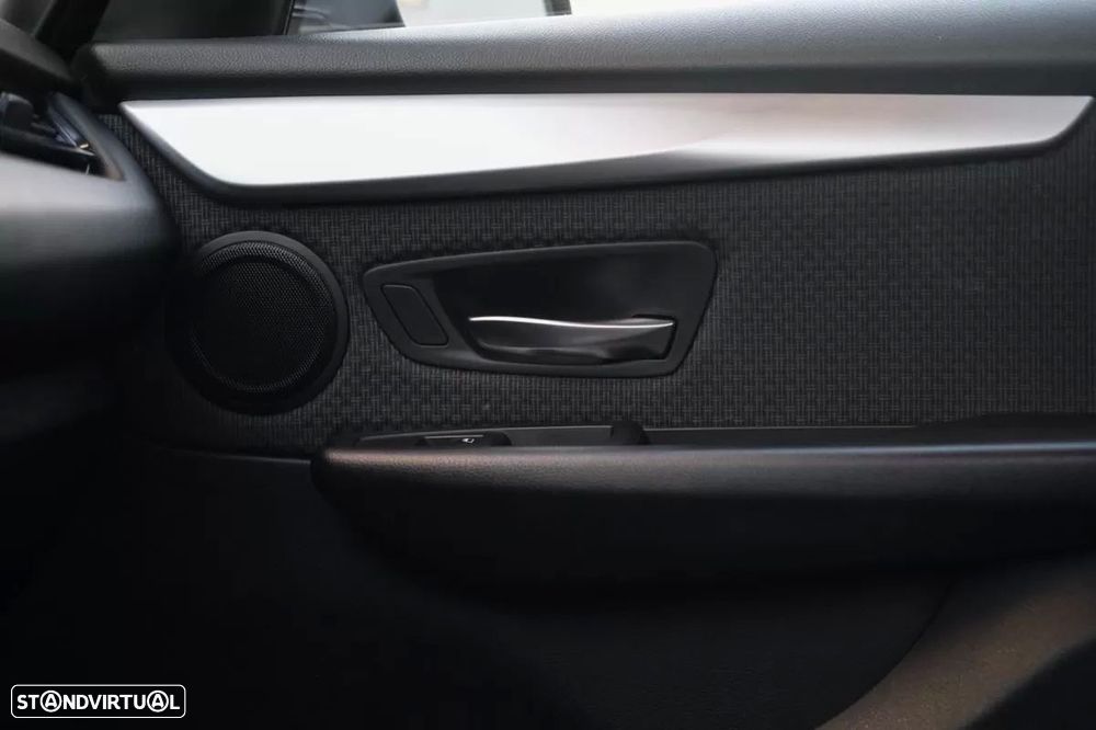 BMW 216 Active Tourer d Auto - 9