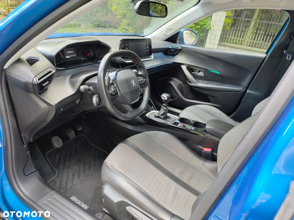 Peugeot 2008 1.2 PureTech Allure S&S - 9