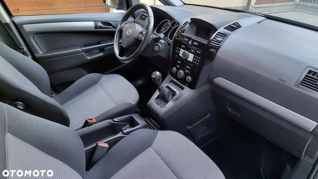 Opel Zafira - 12