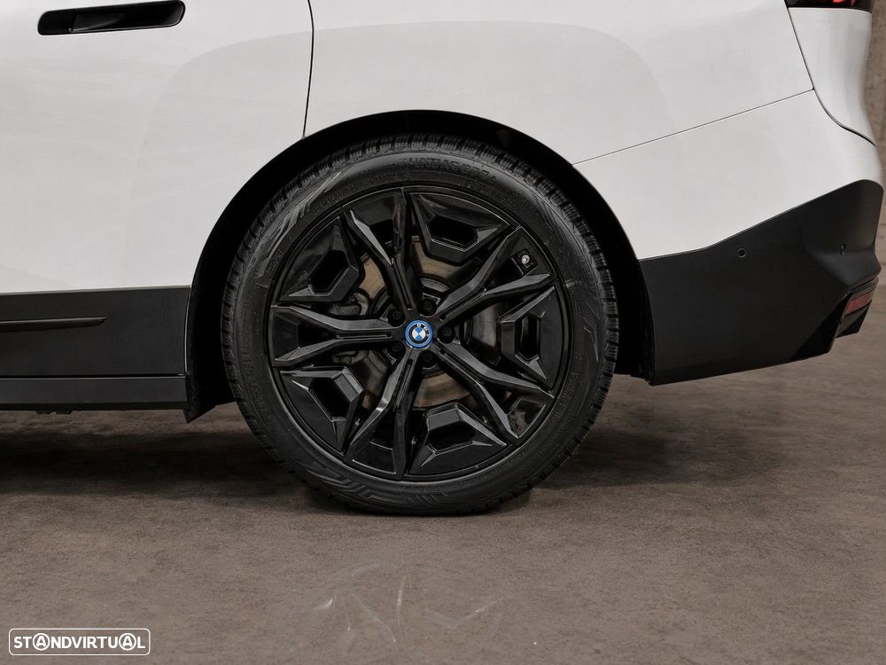 BMW iX xDrive 40 Pack Desportivo - 8