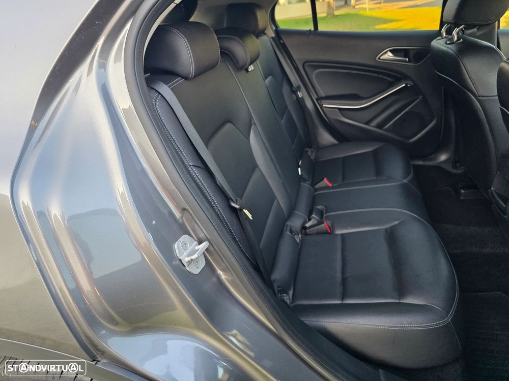 Mercedes-Benz GLA 220 d Urban - 21