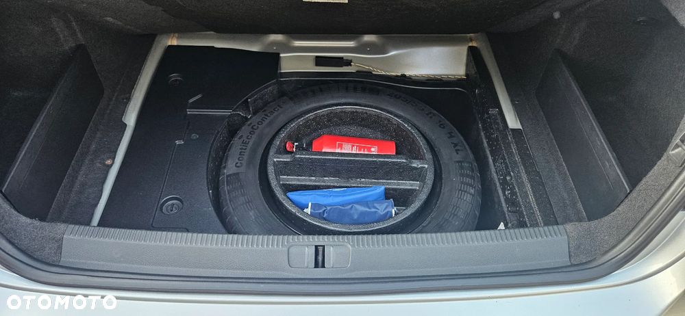 Volkswagen Passat 2.0 TDI Comfortline - 22