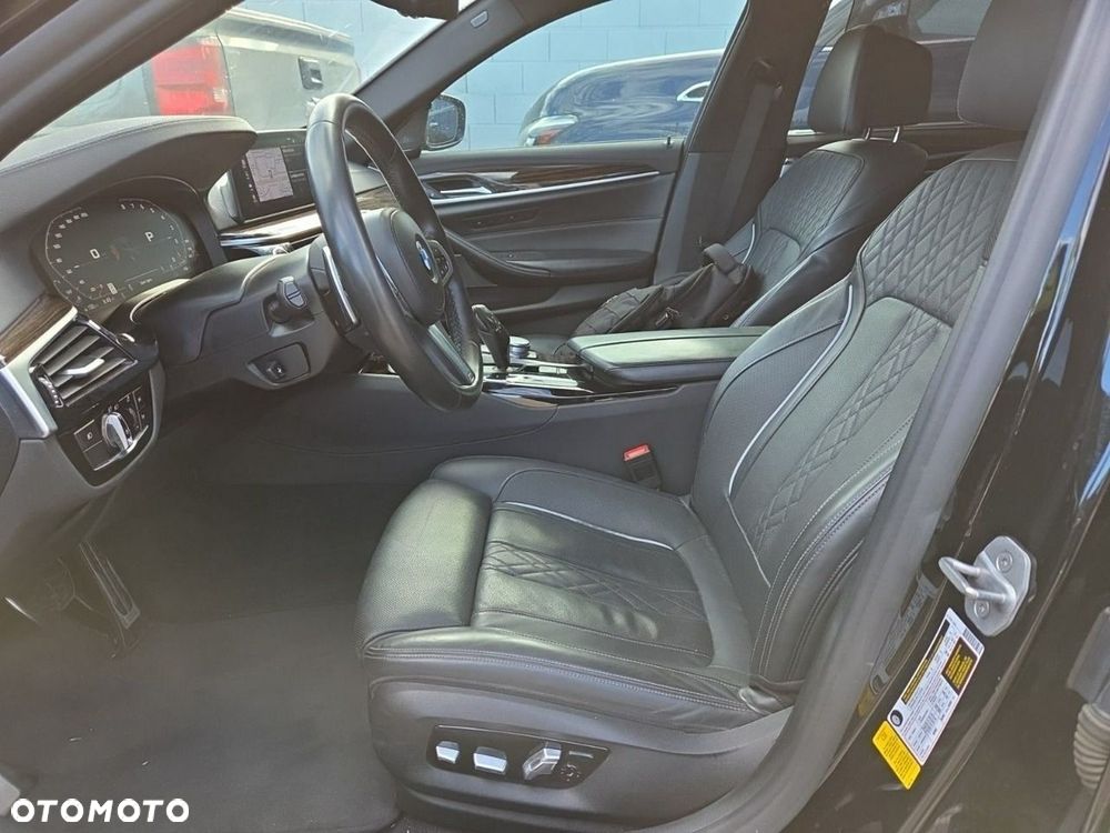 BMW Seria 5 540i xDrive M Sport Edition - 7