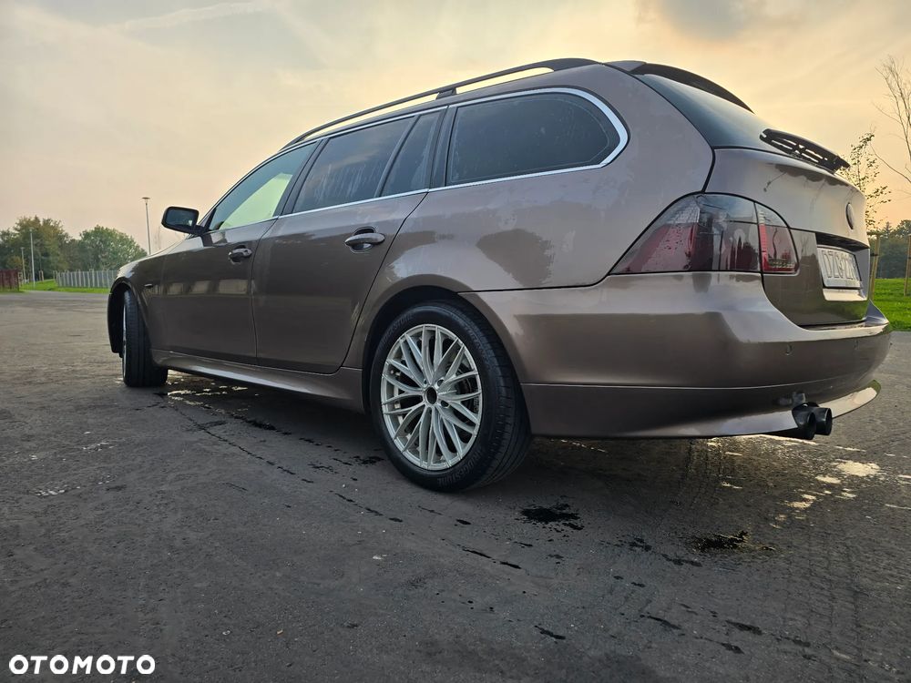BMW Seria 5 525d - 5