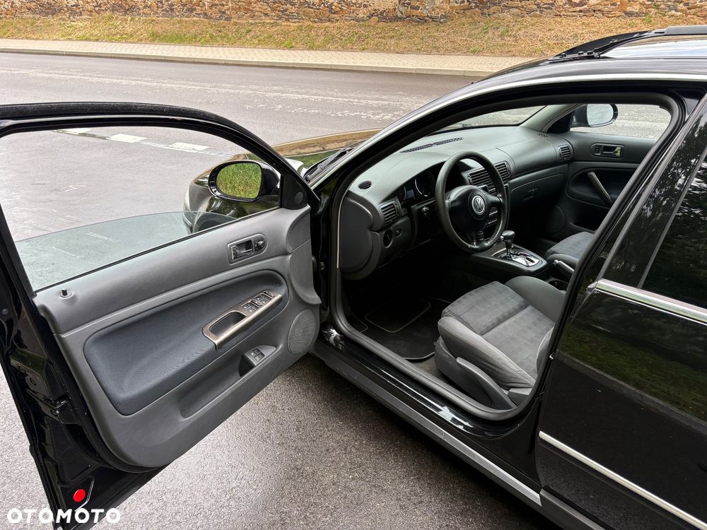 Volkswagen Passat - 16