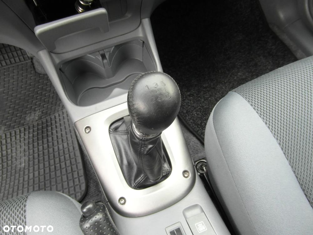 Toyota RAV4 4x4 Sol - 27