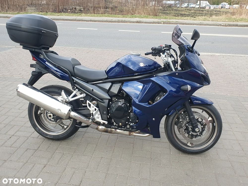 Suzuki GSX - 12