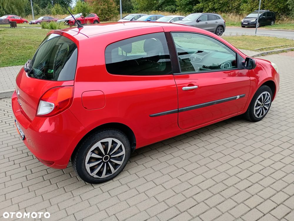 Renault Clio 1.2 16V Alize - 8
