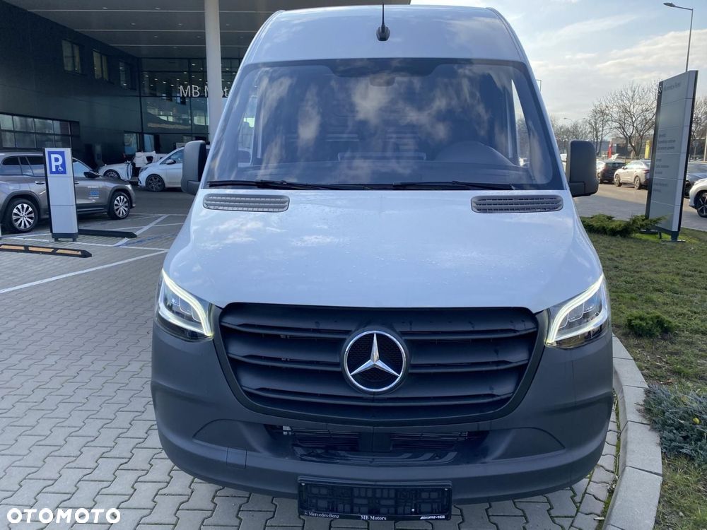 Mercedes-Benz Sprinter - 2