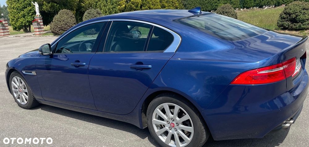 Jaguar XE 20d Prestige - 2