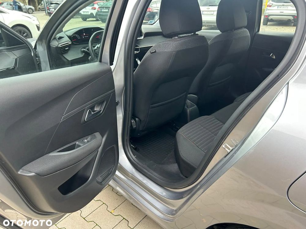 Peugeot 208 ver-1-2-puretech-style-s-s - 16