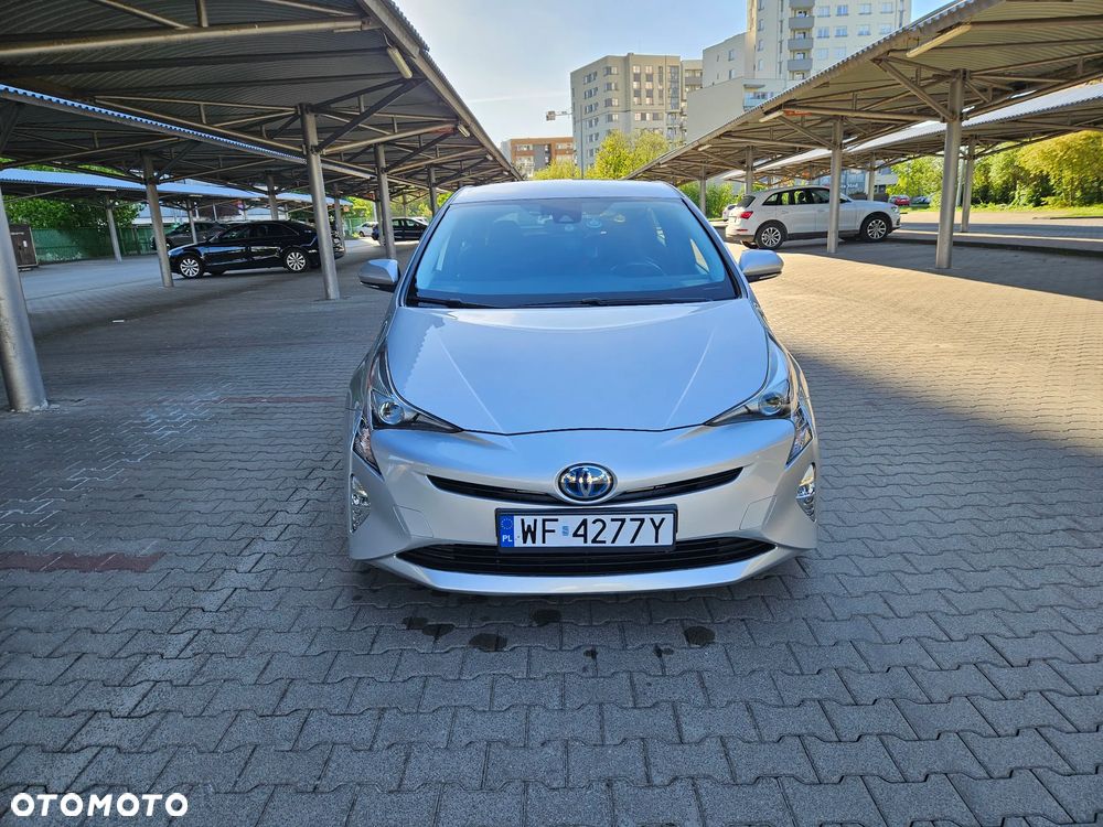 Toyota Prius Hybrid Executive - 2