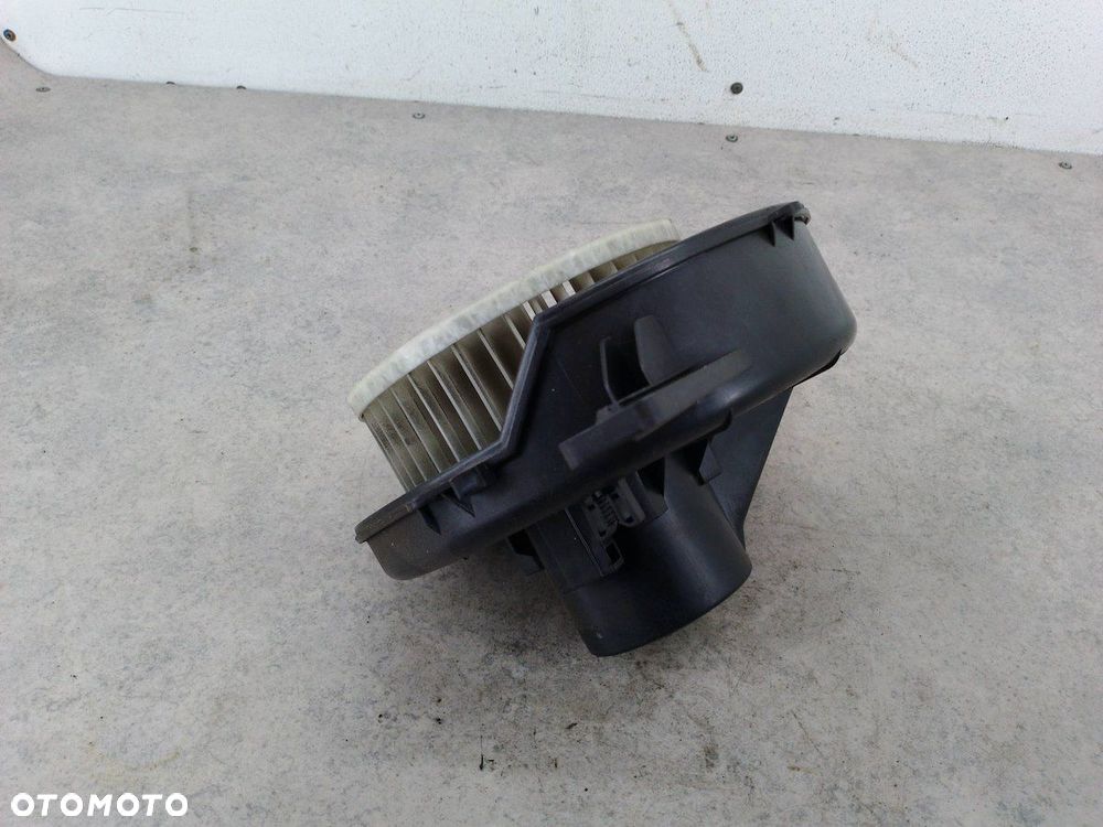 WENTYLATOR NAWIEWU, DMUCHAWA VW FOX 6Q1819015G 1.2 6V - 4
