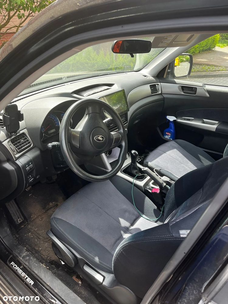 Subaru Forester 2.0 XA Euro5 - 10