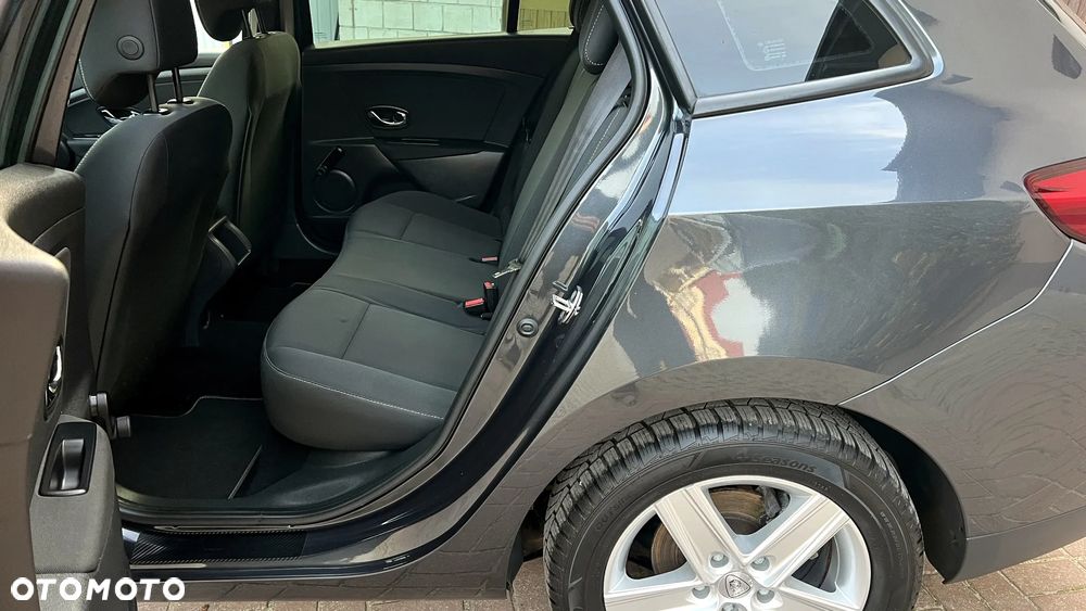 Renault Megane ENERGY dCi 110 Start & Stop Paris Business - 24